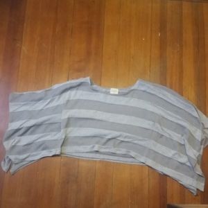 Crop top with flowy arms